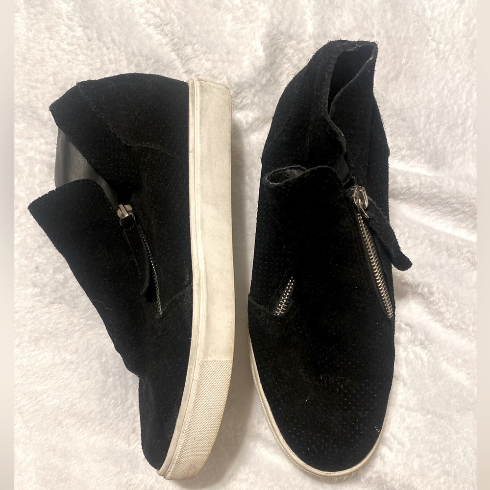 Womens sneakers